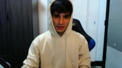 Snapshot of jhon_2000s chatting on December 31, 2024, 12:11 am jhon online show from December 31, 2024, 12:11 am