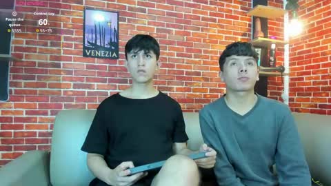Snapshot of jhon_kleinn chatting on May 19, 2026, 8:04 pm Jake y Troy online show from May 19, 2026, 8:04 pm