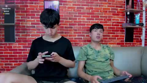 Snapshot of jhon_kleinn chatting on May 21, 2026, 7:54 pm Jake y Troy online show from May 21, 2026, 7:54 pm