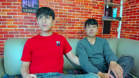 Snapshot of jhon_kleinn chatting on May 25, 2026, 8:48 pm Jake y Troy online show from May 25, 2026, 8:48 pm