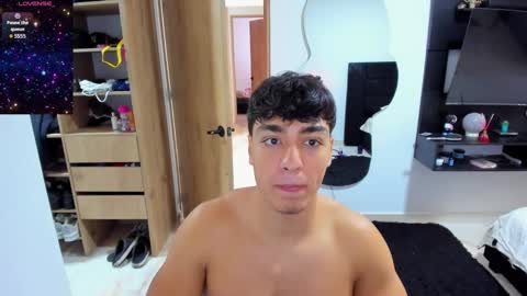 jhonaldsw online show from October 12, 2025, 2:05 pm