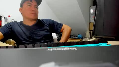 Snapshot of jhonatan_morales_s chatting on October 15, 2025, 4:45 am jhonatan_morales_s online show from October 15, 2025, 4:45 am