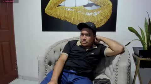 Snapshot of jhonatan_morales_s chatting on October 19, 2025, 1:28 am jhonatan_morales_s online show from October 19, 2025, 1:28 am