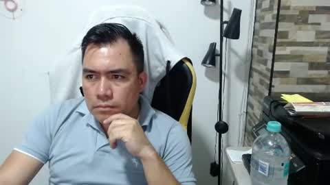 jhonatan_morales_s online show from July 18, 2026, 11:52 pm