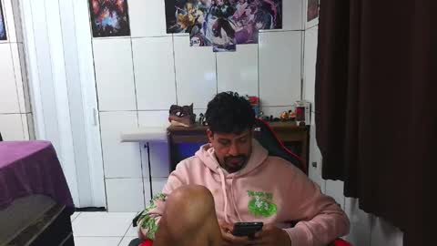 jhonaz23_latino online show from April 29, 2026, 9:21 pm