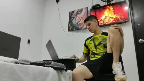 jhon online show from February 2, 2025, 9:45 pm