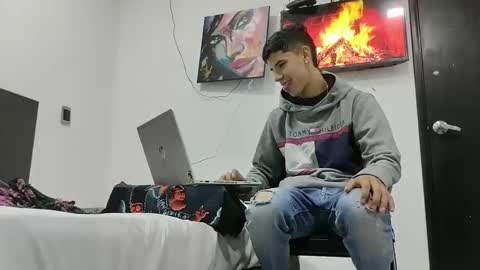 jhon online show from February 8, 2025, 9:57 pm