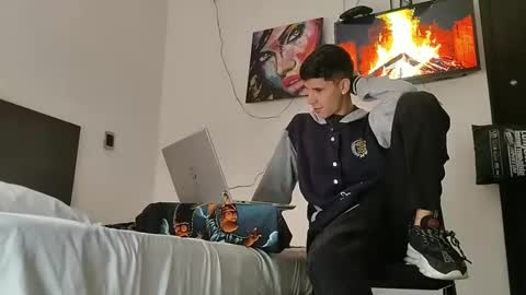 jhon online show from February 12, 2025, 7:02 pm