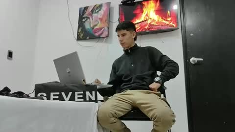 jhon online show from February 24, 2025, 3:09 pm