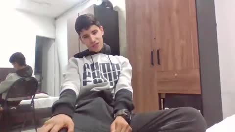 jhon online show from March 3, 2025, 1:31 am