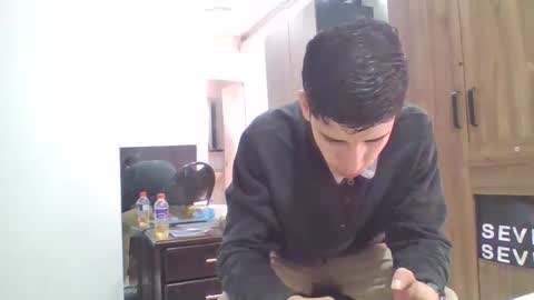 jhon online show from March 5, 2025, 3:29 pm