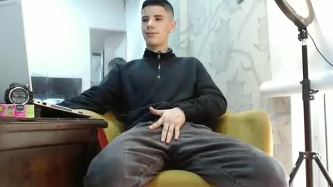 jhon online show from October 2, 2025, 8:38 pm