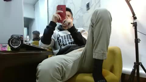 jhon online show from October 9, 2025, 7:28 am