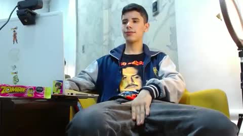 jhon online show from October 17, 2025, 9:06 pm