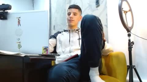 jhon online show from November 3, 2025, 5:31 am