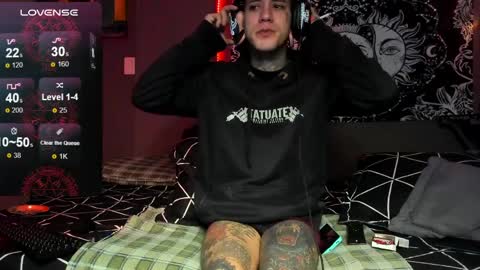 jhonny_ackerman online show from April 12, 2026, 1:43 am