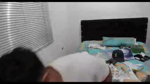 Snapshot of jhonny_jr chatting on December 18, 2025, 10:38 pm Jhonny Jr. online show from December 18, 2025, 10:38 pm