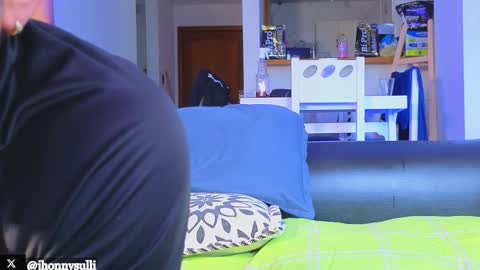 Snapshot of jhonny_sullivan chatting on October 12, 2025, 9:14 pm jhonny and friend online show from October 12, 2025, 9:14 pm