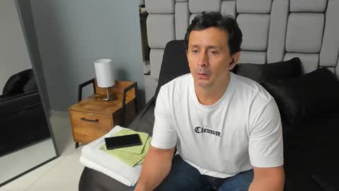 jhonnymonkey online show from March 22, 2026, 8:40 am