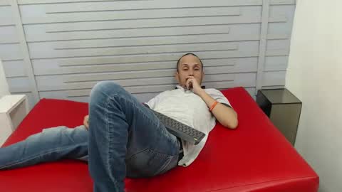 Snapshot of jhontorres018 chatting on February 27, 2025, 12:43 am jhontorres018 online show from February 27, 2025, 12:43 am