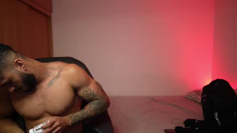   IG jhony serna  IG Personal jonathanserna88 online show from December 25, 2024, 6:20 am