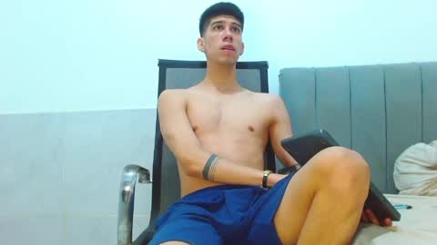 Snapshot of jhony_sex3 chatting on May 14, 2026, 10:33 am jhony_sex3 online show from May 14, 2026, 10:33 am