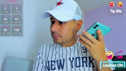 Snapshot of jhonyalzate chatting on December 23, 2024, 4:01 am Jhony Alzate online show from December 23, 2024, 4:01 am