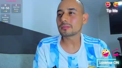 Snapshot of jhonyalzate chatting on February 13, 2025, 2:12 am Jhony Alzate online show from February 13, 2025, 2:12 am