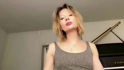 Snapshot of jhopeftw chatting on January 11, 2026, 3:55 am Anya online show from January 11, 2026, 3:55 am