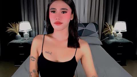 jhuliana_and_charles_room online show from September 12, 2025, 2:00 am