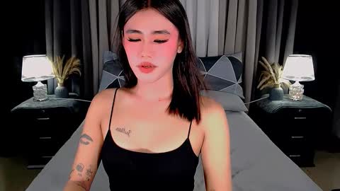 jhuliana_and_charles_room online show from September 16, 2025, 3:18 am