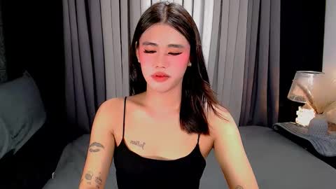 jhuliana_and_charles_room online show from October 13, 2025, 3:50 am