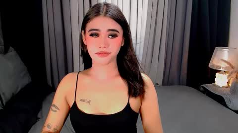 jhuliana_and_charles_room online show from November 28, 2025, 5:54 am