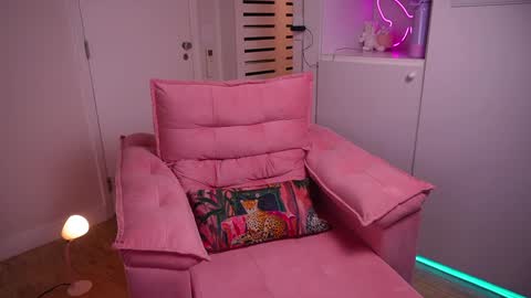 jhulysex online show from September 17, 2025, 12:45 am