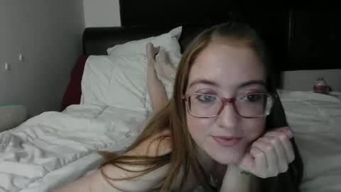 Snapshot of jilliangiselle chatting on February 23, 2026, 5:05 am jilliangiselle online show from February 23, 2026, 5:05 am