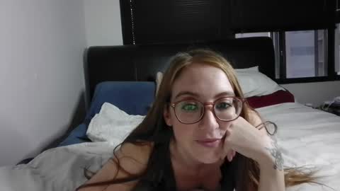 jilliangiselle online show from July 6, 2026, 3:58 am