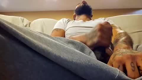 Snapshot of jillyjang202 chatting on November 7, 2025, 6:52 pm HoopersRelease online show from November 7, 2025, 6:52 pm