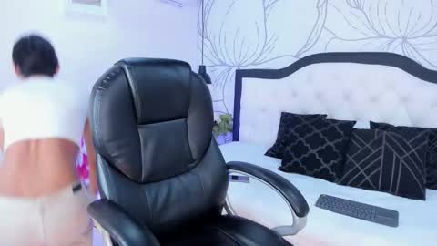 Jim  online show from February 4, 2026, 7:42 pm