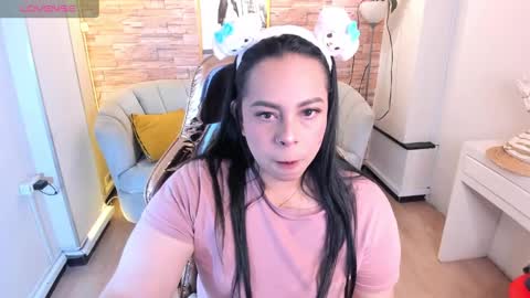 jimena  online show from March 8, 2025, 3:17 am