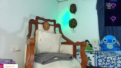 Jimm  Independent Model  online show from October 17, 2025, 1:53 am