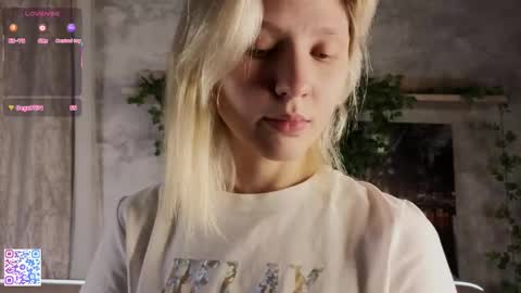 Lily online show from September 13, 2025, 6:18 pm