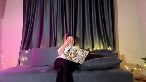 Steff online show from January 8, 2026, 7:27 pm