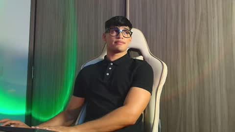 Snapshot of jimmy_leeh_ chatting on November 30, 2025, 5:11 am Jimmy Leeh online show from November 30, 2025, 5:11 am