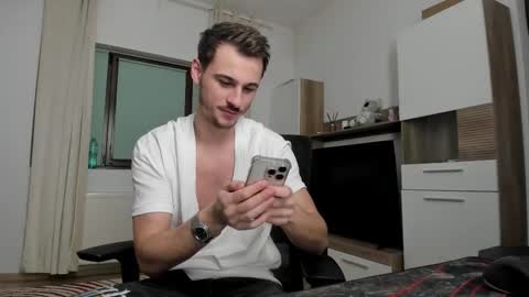 AlphaJimmy online show from November 15, 2025, 3:19 pm