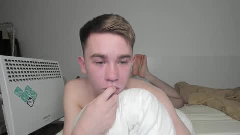 jimyti_bad_boy online show from February 21, 2025, 6:07 am