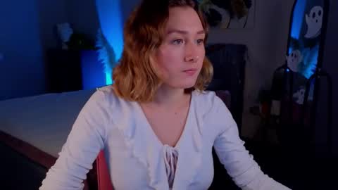 Snapshot of jinxed_blue chatting on October 24, 2025, 2:02 pm Molly online show from October 24, 2025, 2:02 pm