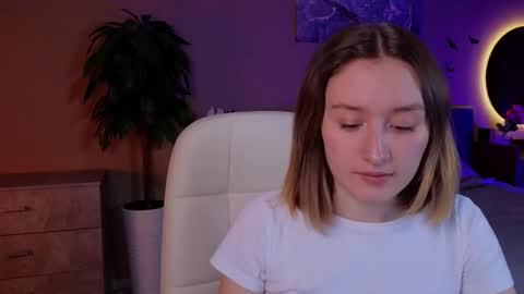 Snapshot of jinxed_blue chatting on November 3, 2025, 7:20 am Molly online show from November 3, 2025, 7:20 am