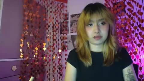 Minaa  online show from February 11, 2026, 2:49 am