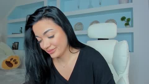 Juliee online show from November 20, 2025, 7:46 pm