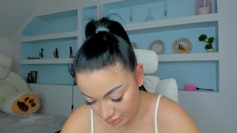 Juliee online show from January 17, 2026, 6:55 pm